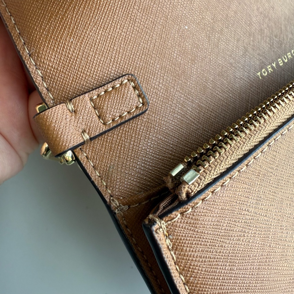 Tory Burch Robinson Wallet on Chain - Brown - Picture 10 of 13